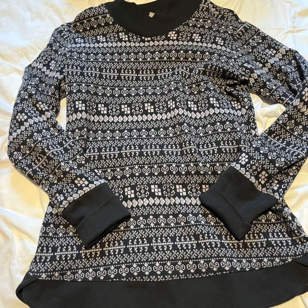 Women’s Columbia long sleeve Medium shirt